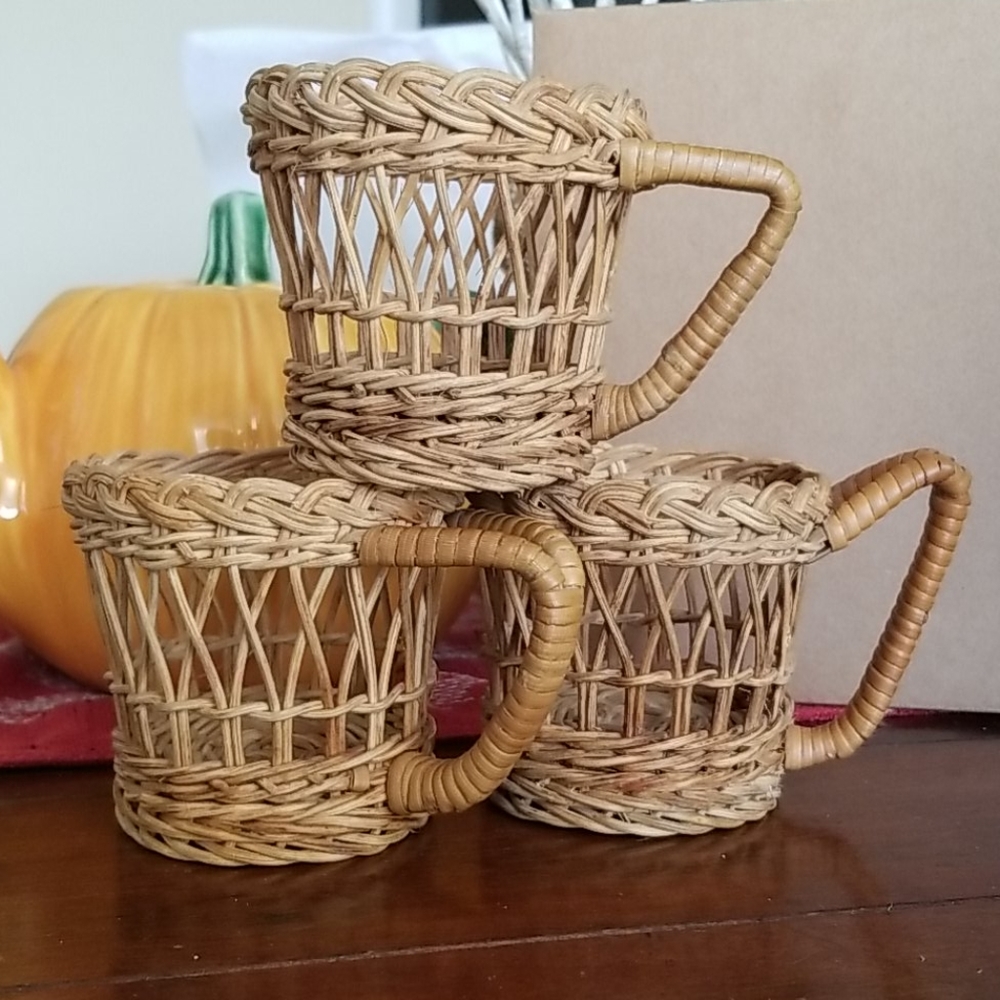 Vintage wicker cups